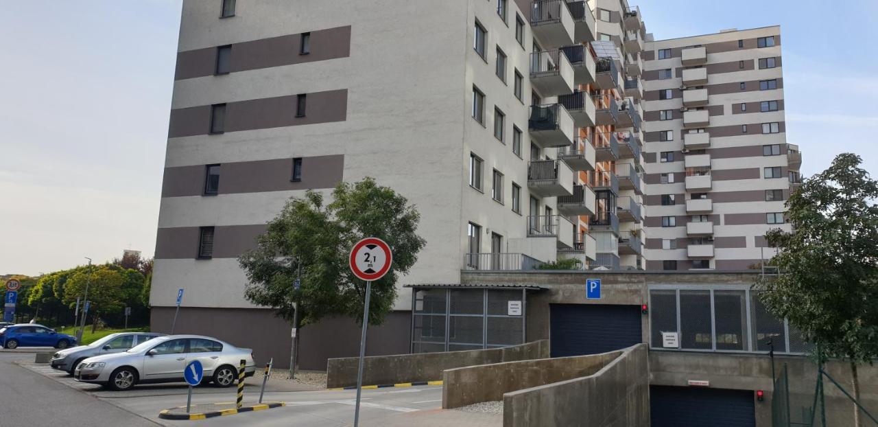 Apartman Bratislava City & Parking Eksteriør billede