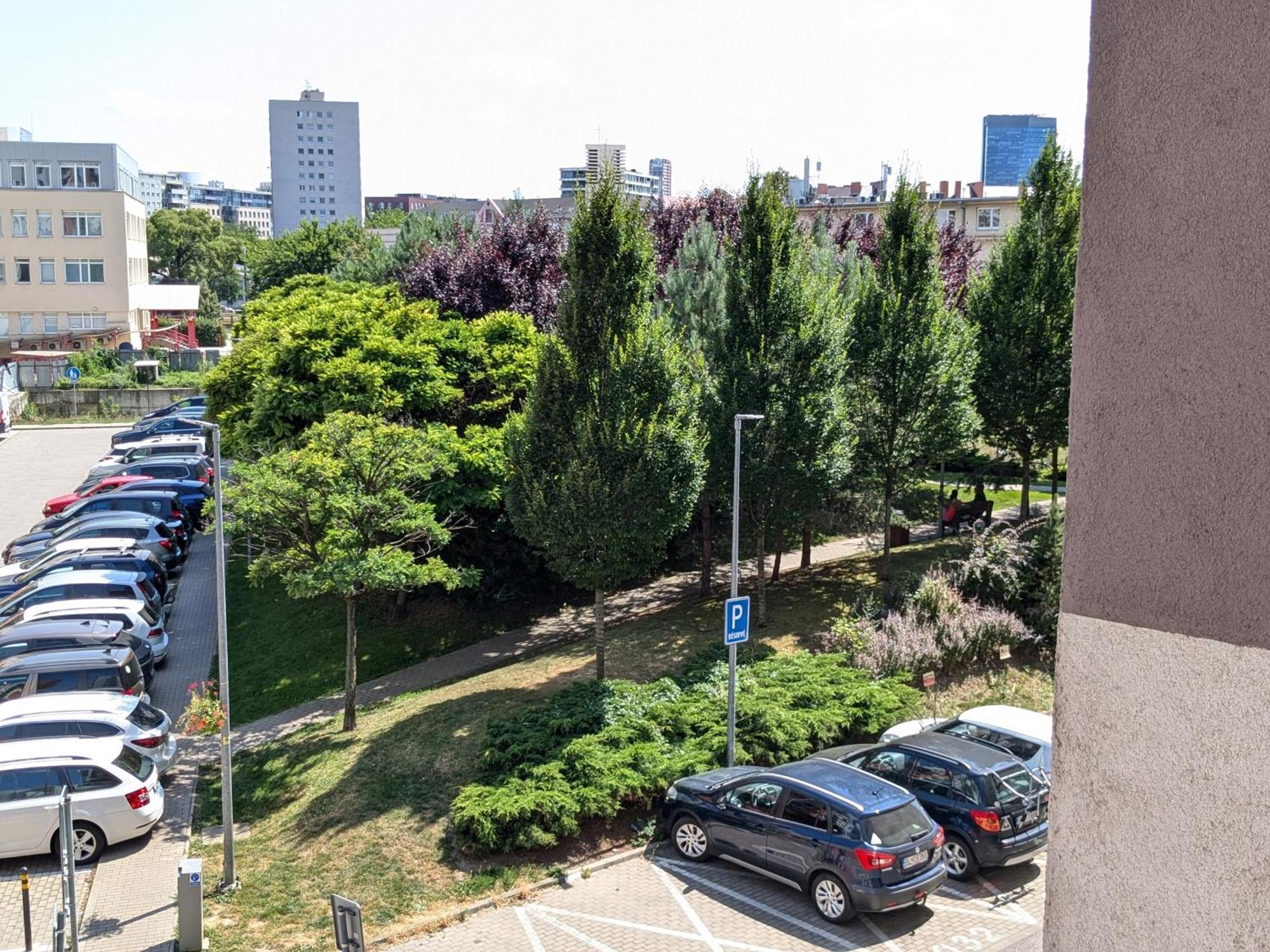 Apartman Bratislava City & Parking Eksteriør billede
