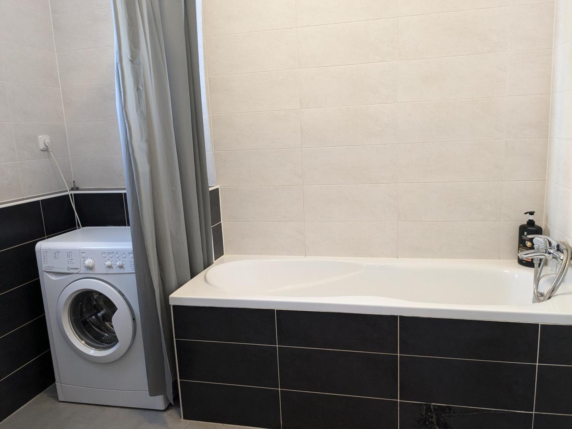 Apartman Bratislava City & Parking Eksteriør billede